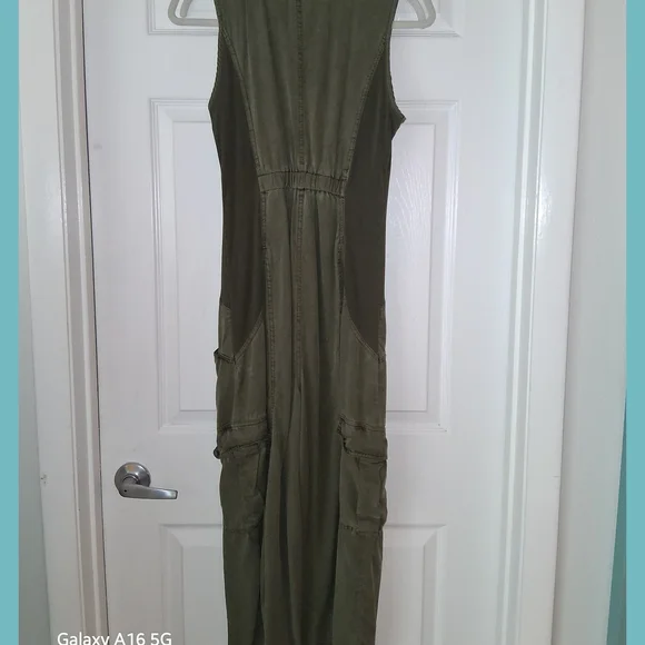 XCVI Green Jumpsuit with Lightweight Fabric - Picture 5 of 7